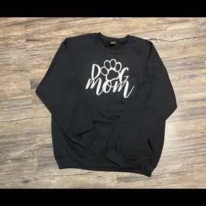 Customized dog mom crew neck